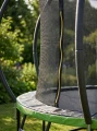 TRAMPOLINA-OGRODOWA-DLA-DZIECI-244-cm-DRABINKA-SIATKA-ZABEZPIECZAJACA-8FT-Liczba-slupkow-6-szt.jpg